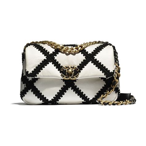 The Chanel 19 Crochet Bag: A Knitted Luxury Statement